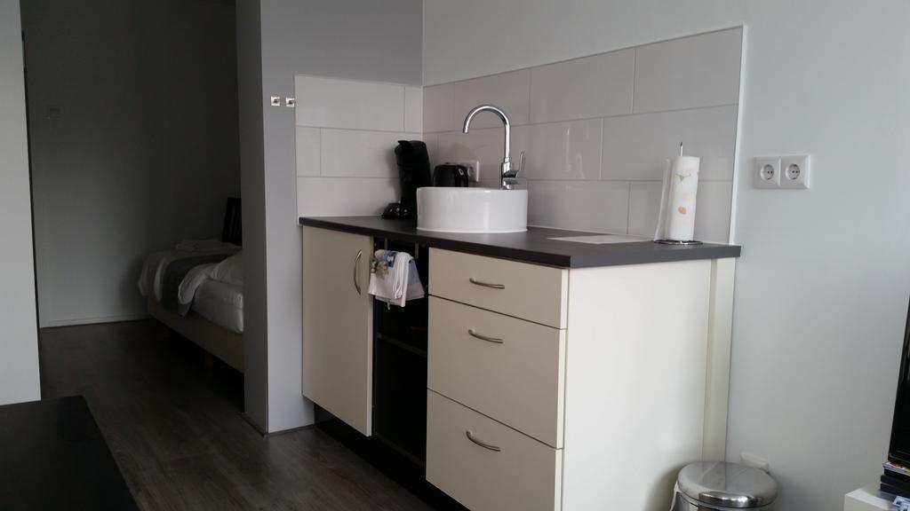 Homestay Bij Aelita Den Burg Rum bild